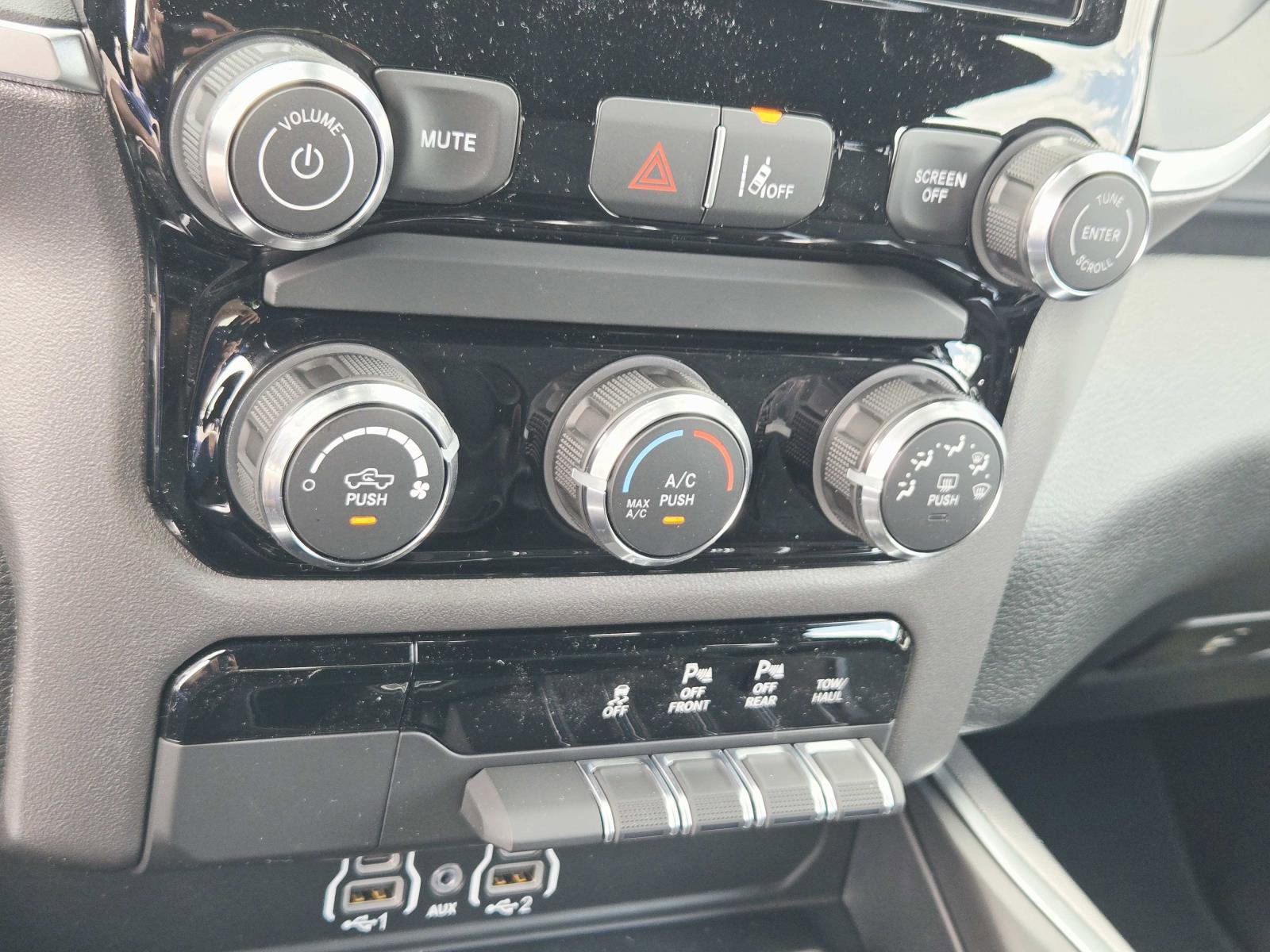 New 2026 RAM 1500 Express AWD/4WD image 26