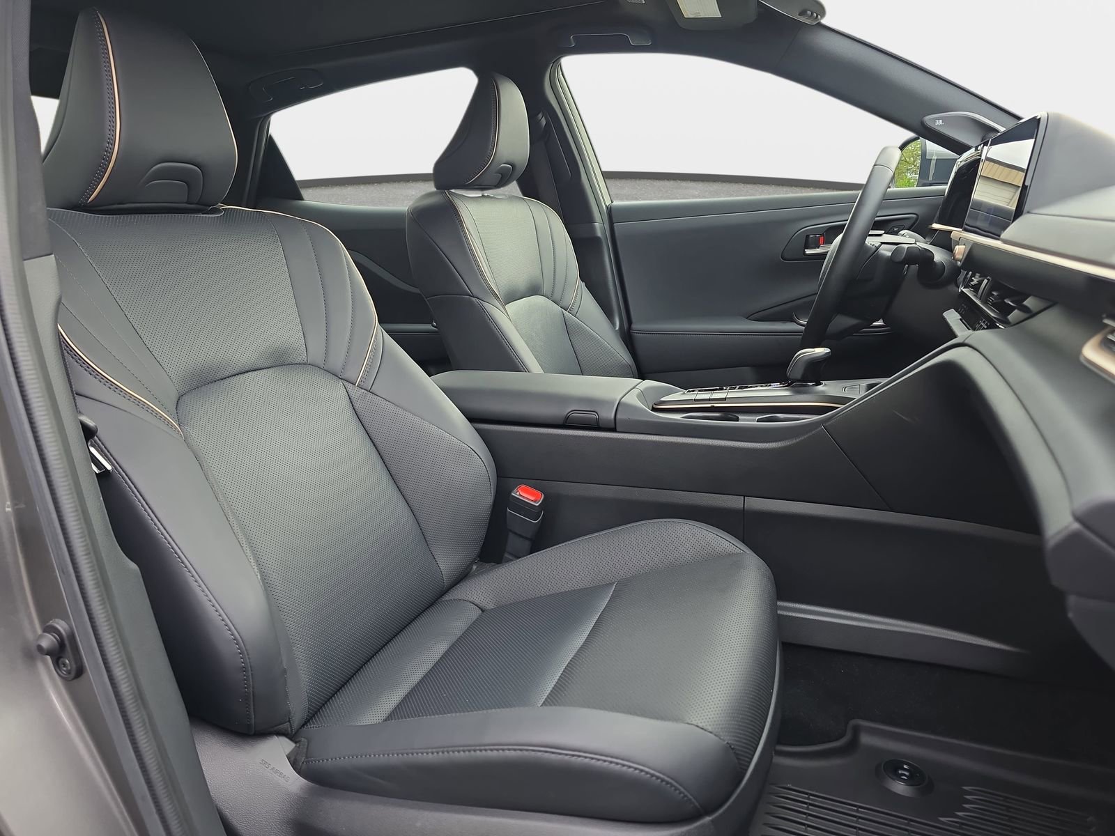 Used 2023 Toyota Crown XLE image 10