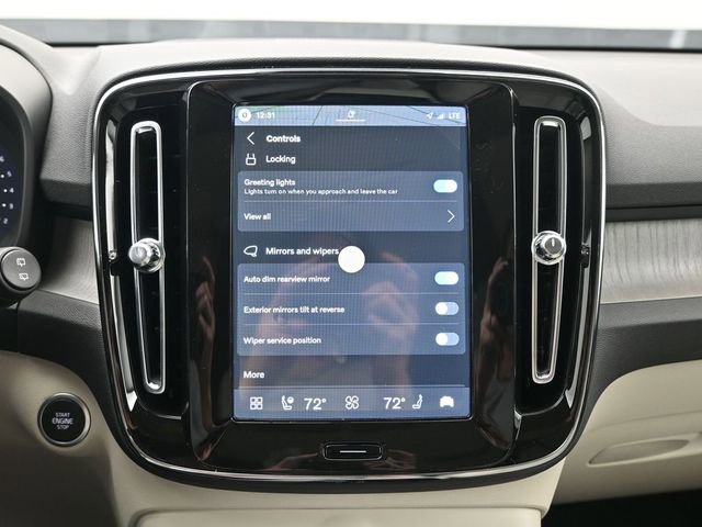 New 2026 Volvo XC40 B5 Ultra w/ Protection Package Premier image 17