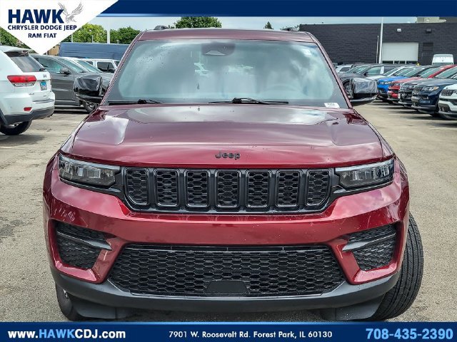 Certified 2025 Jeep Grand Cherokee Altitude AWD/4WD image 4
