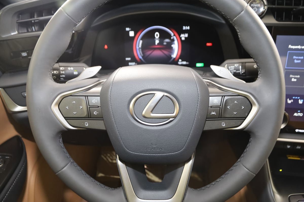 Used 2024 Lexus RZ 450e Premium w/ Technology Package AWD/4WD image 40
