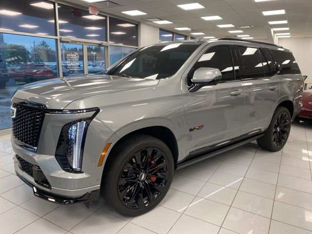 Used 2025 Cadillac Escalade V w/ LPO, ONYX Package AWD/4WD image 7