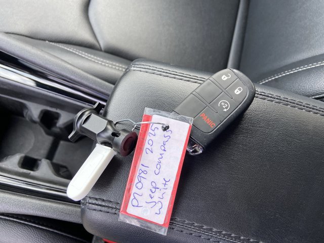 Used 2025 Jeep Compass Limited AWD/4WD image 43