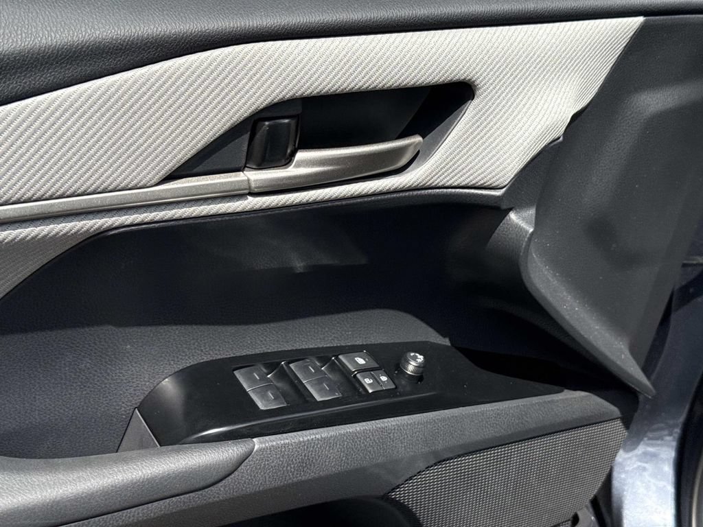 Used 2026 Toyota Camry SE FWD image 18