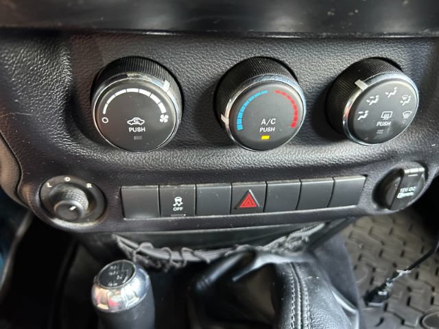 Used 2014 Jeep Wrangler Unlimited Sport w/ Quick Order Package 23S AWD/4WD image 17