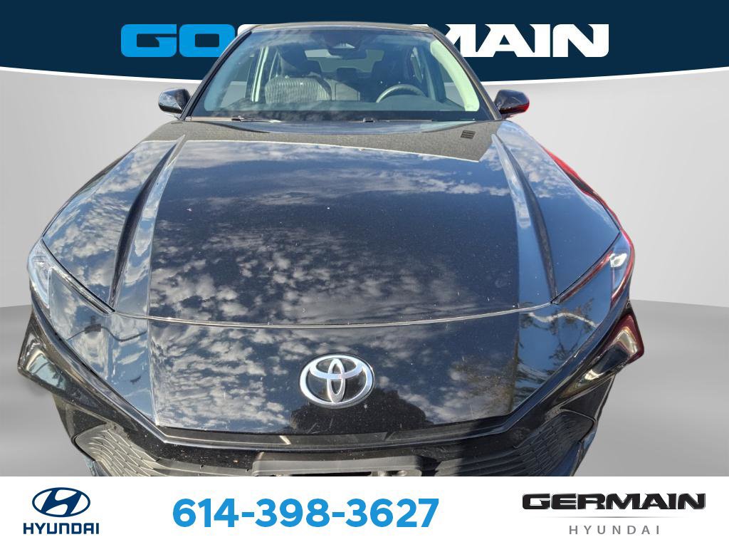 Used 2025 Toyota Camry LE FWD image 2