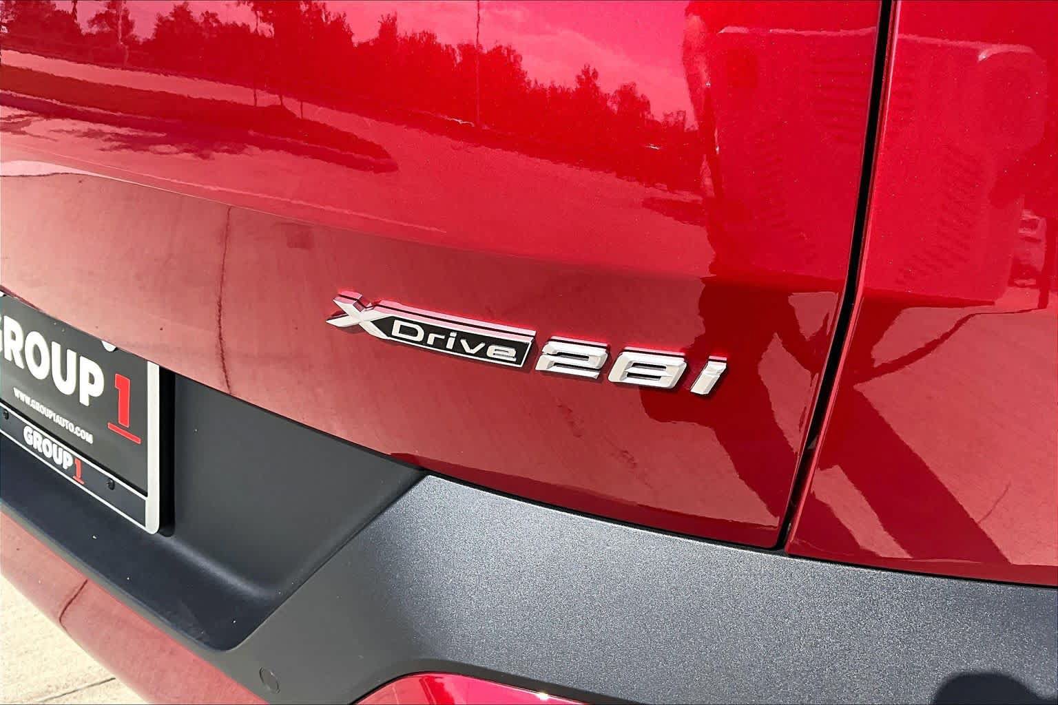 Used 2026 BMW X2 xDrive28i AWD/4WD image 9