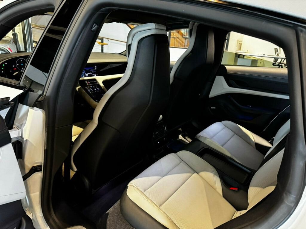 Used 2020 Porsche Taycan 4S image 21