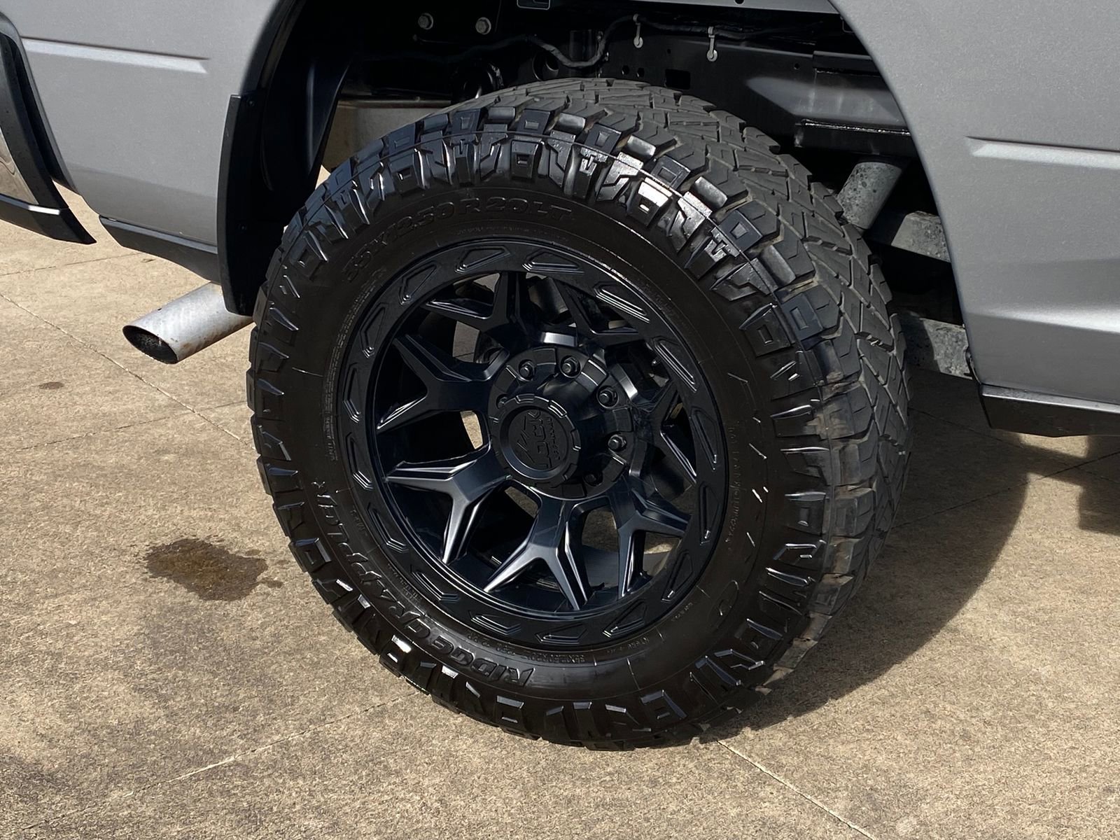 Used 2024 RAM 2500 Tradesman w/ Chrome Appearance Group image 8