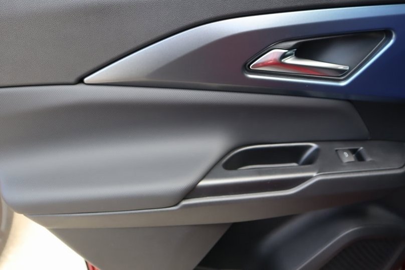 New 2025 Chevrolet Equinox EV LT w/ Convenience Package II image 15