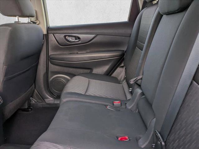 Used 2017 Nissan Rogue SV image 18