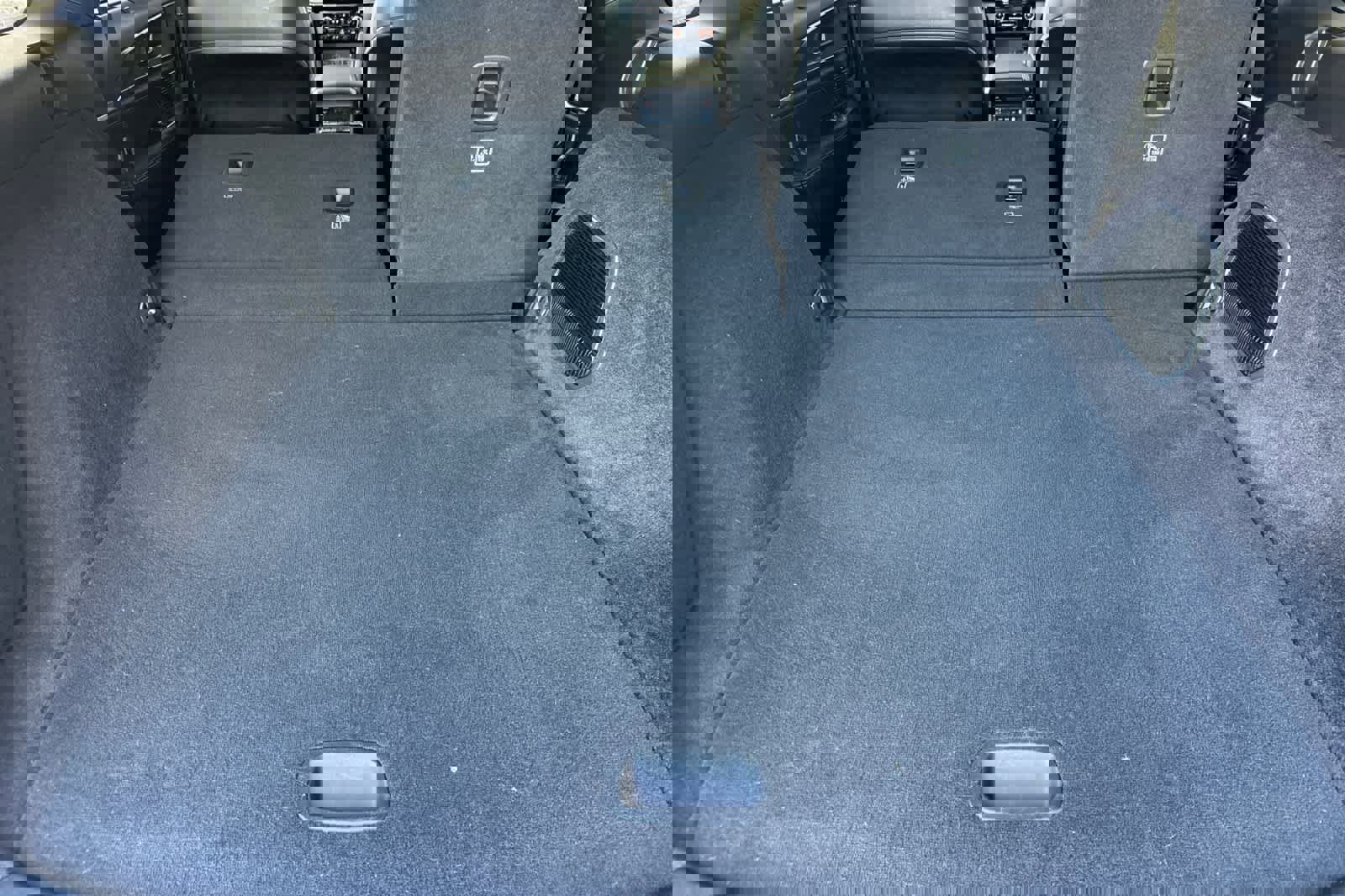 Used 2022 Jeep Grand Cherokee Overland w/ Advanced Protech Group III image 17