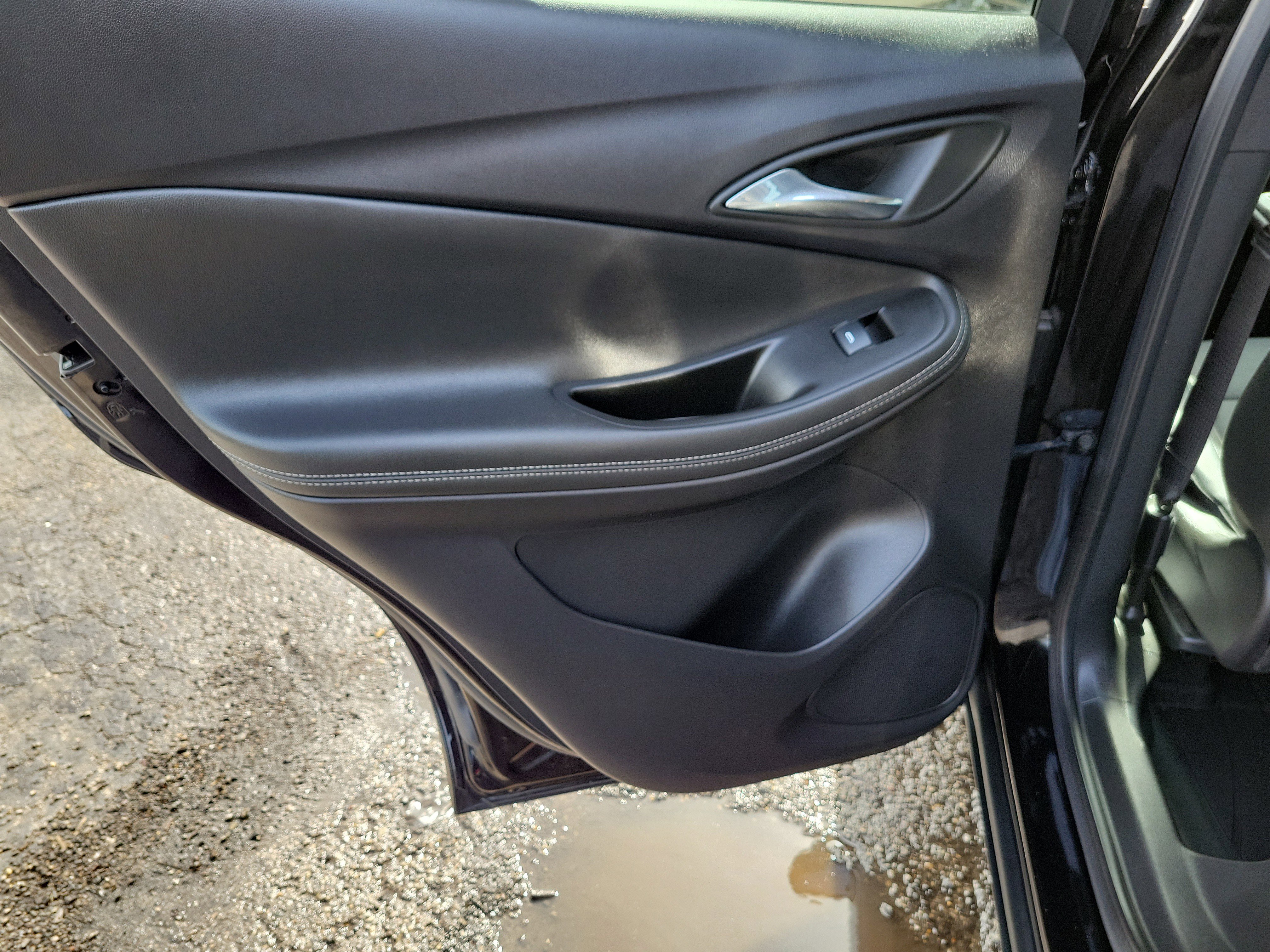 Used 2023 Buick Encore GX Select image 14