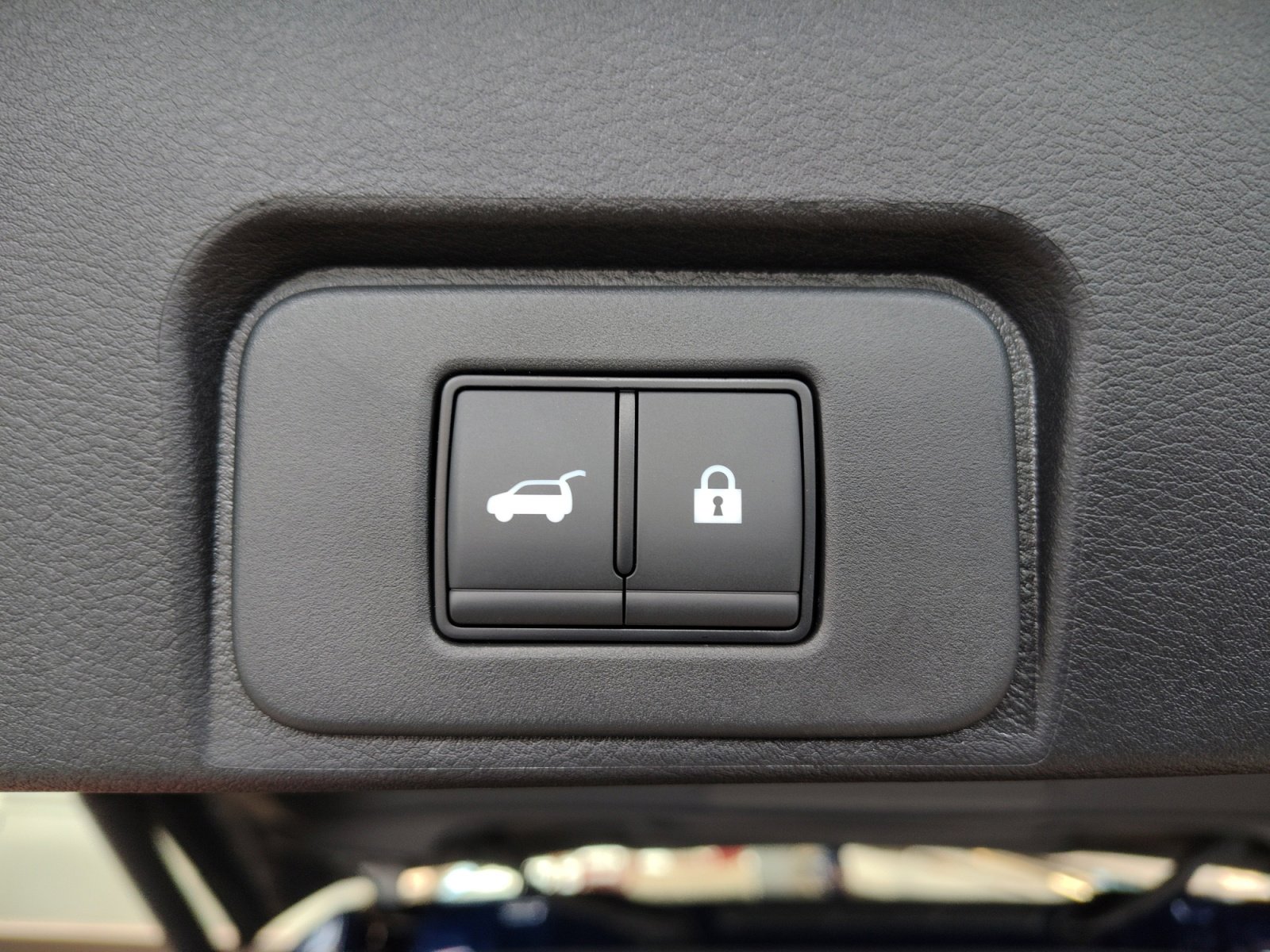 Certified 2025 Nissan Rogue SV w/ SV Premium Package image 33