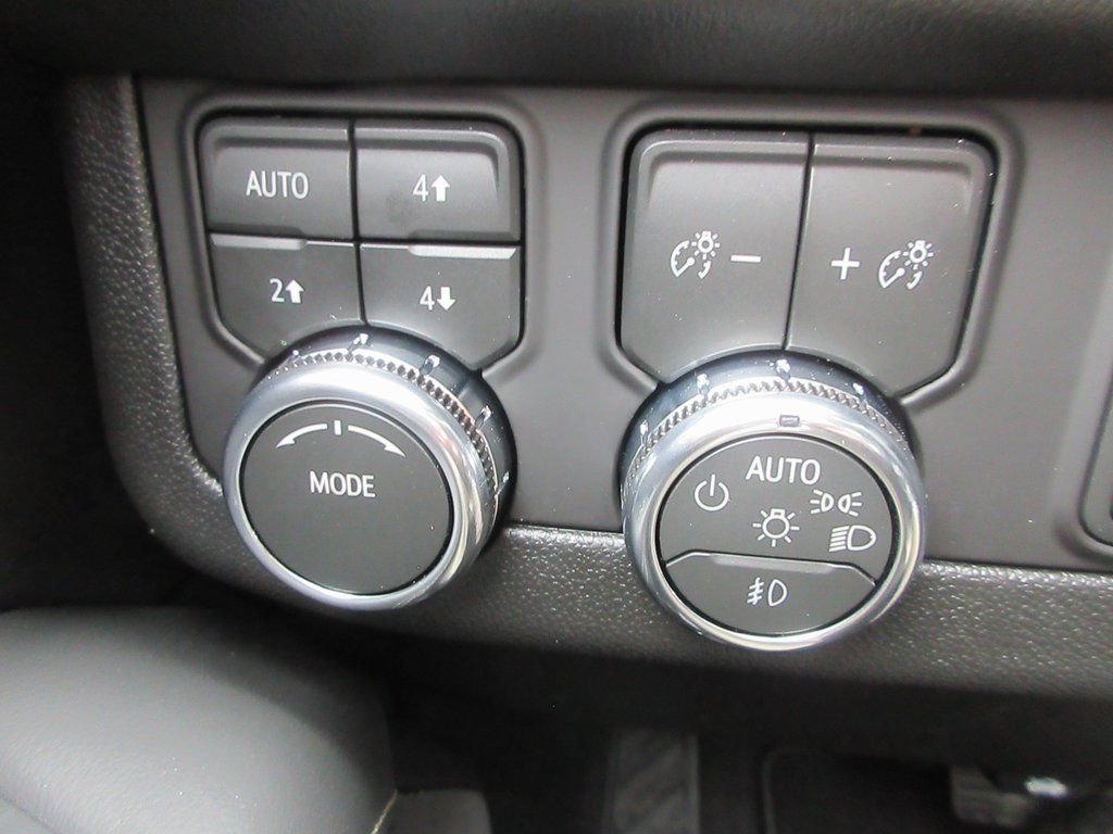 New 2026 GMC Yukon XL Elevation w/ Elevation Premium Package image 18