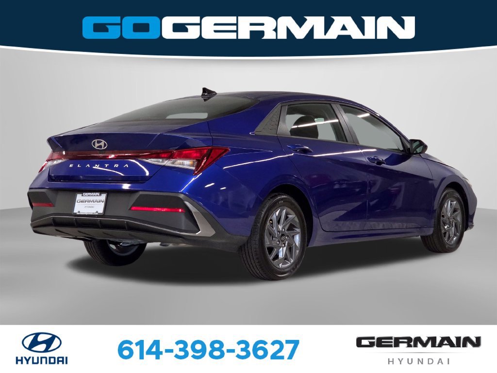 Used 2024 Hyundai Elantra SEL FWD image 8