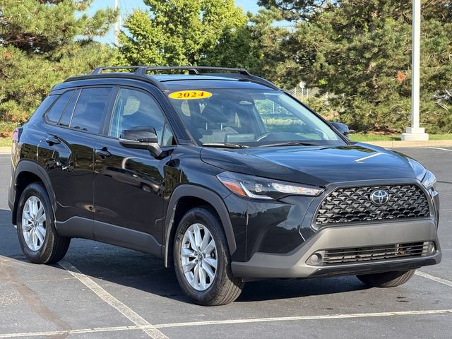 Certified 2024 Toyota Corolla Cross LE w/ Moonroof Package AWD/4WD image 9