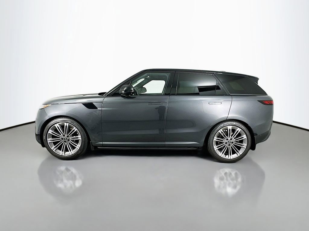 Used 2024 Land Rover Range Rover Sport SE image 2