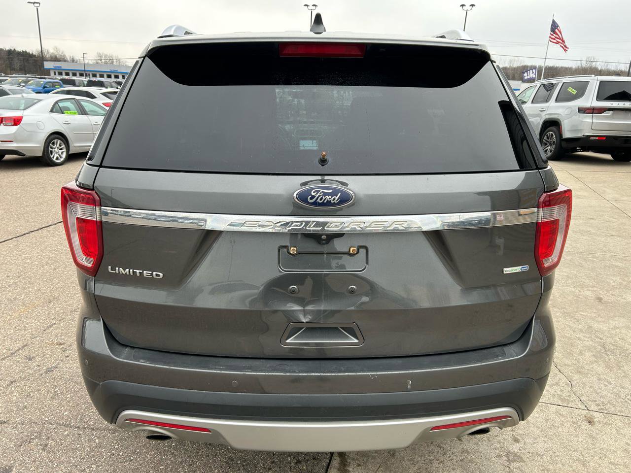 Used 2017 Ford Explorer Limited image 6