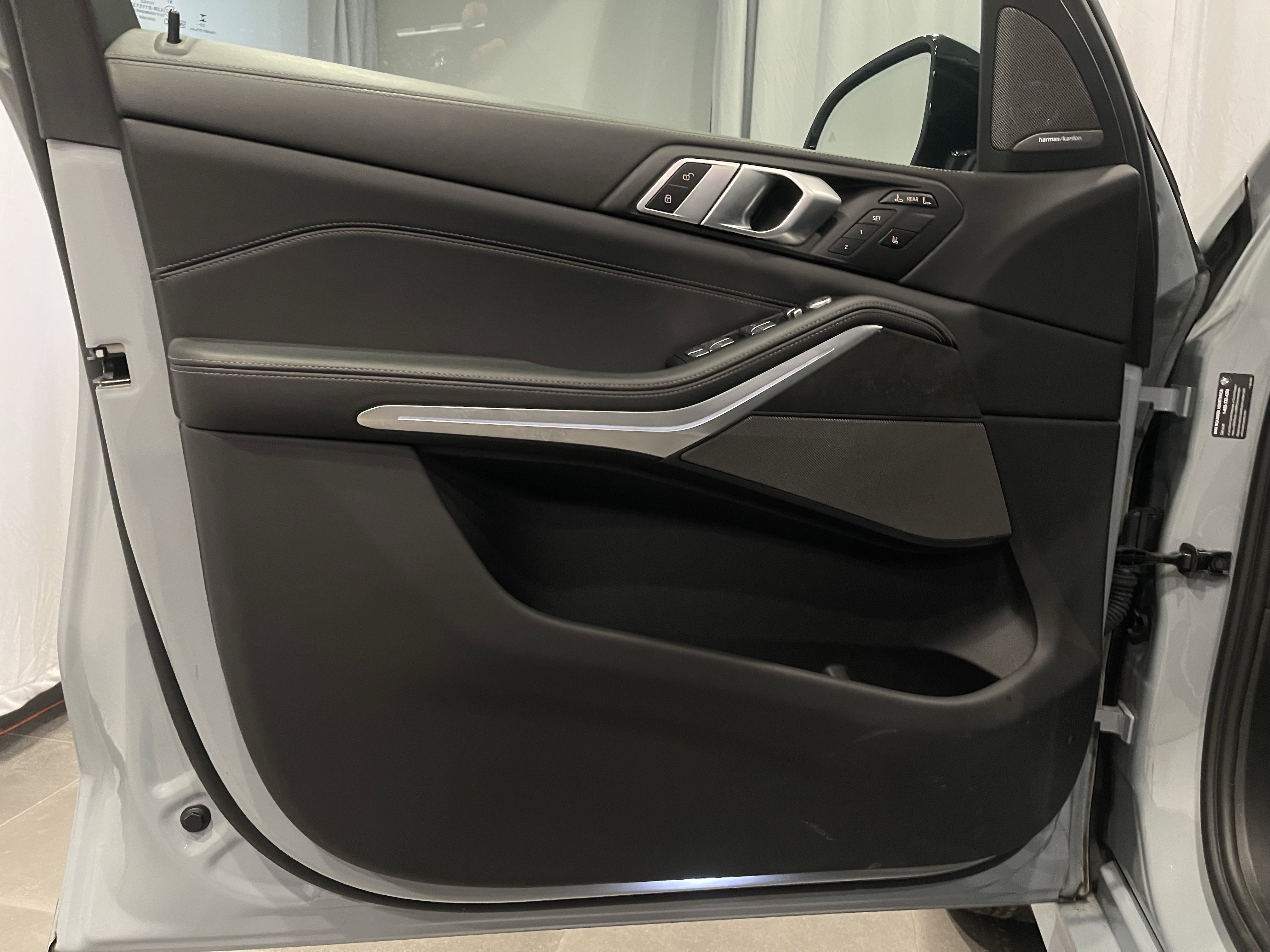 Used 2023 BMW X7 xDrive40i w/ M Sport Package image 13