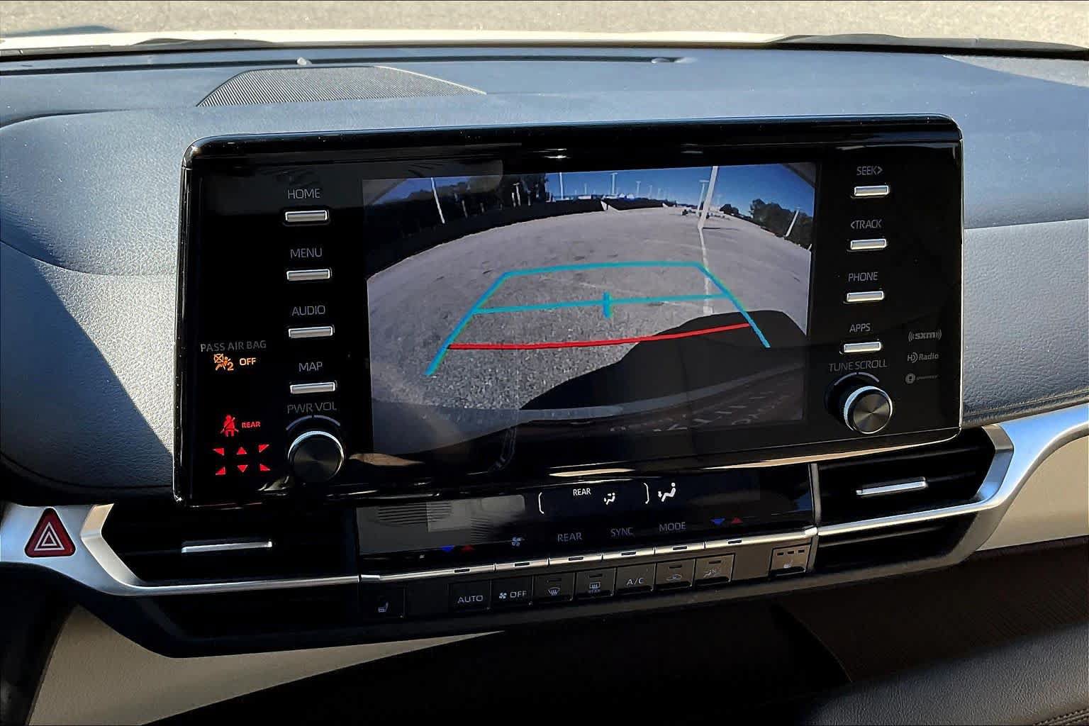 Used 2021 Toyota Sienna XLE FWD image 27