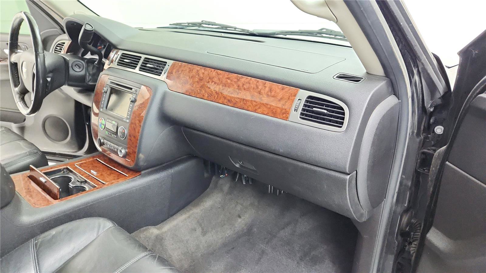 Used 2008 Chevrolet Tahoe LTZ w/ LTZ Preferred Equipment Group image 21