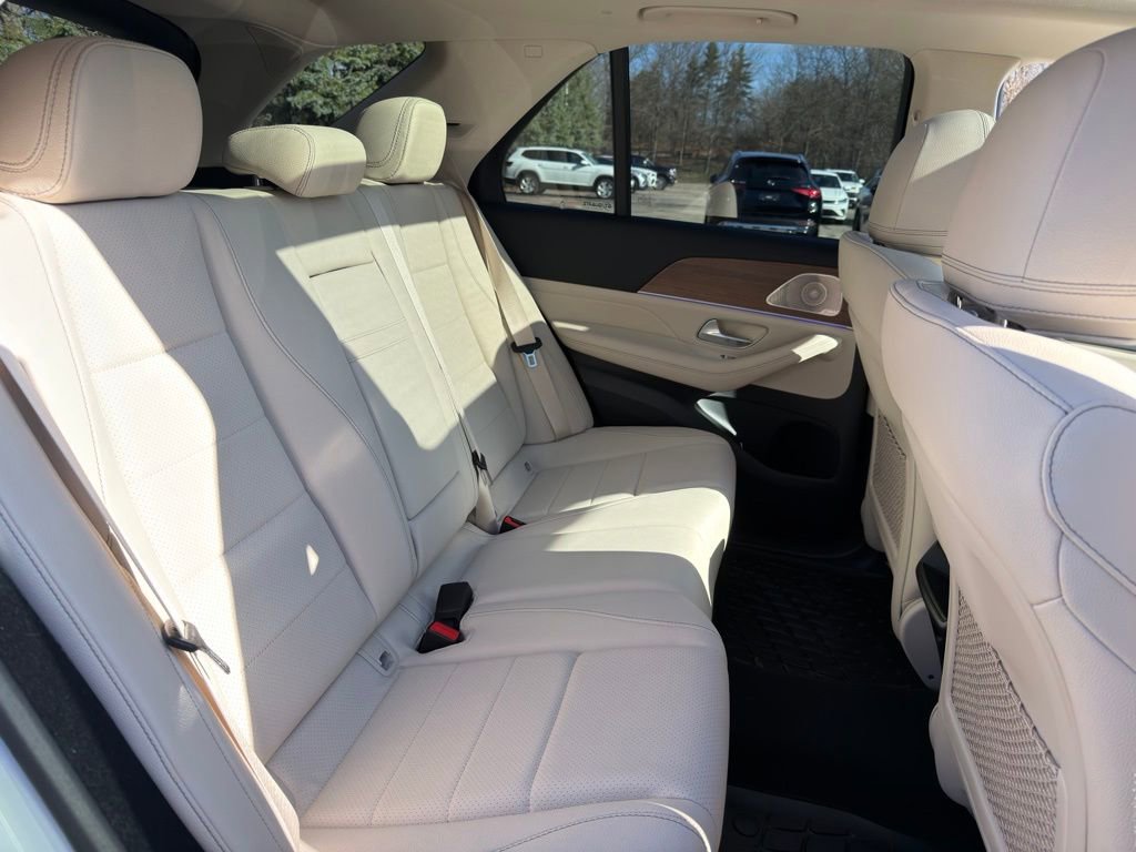 Used 2026 Mercedes-Benz GLE 450e 4MATIC image 35