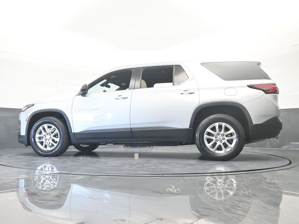 Used 2022 Chevrolet Traverse LS image 53