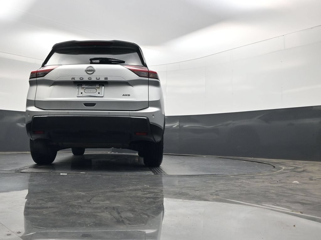 Used 2024 Nissan Rogue S AWD/4WD image 45