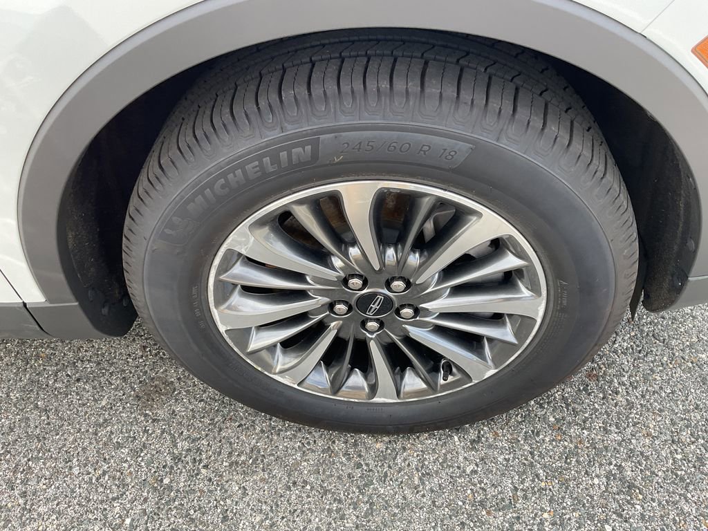 Used 2022 Lincoln Nautilus AWD w/ Premium Package image 11