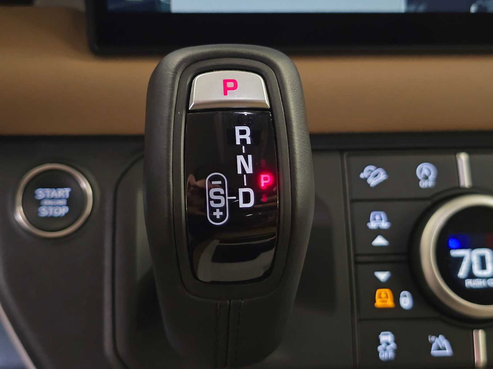 Used 2025 Land Rover Defender 130 S image 36