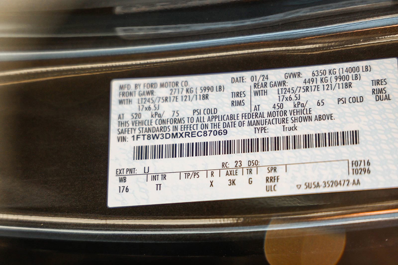 Used 2024 Ford F350 Limited image 30