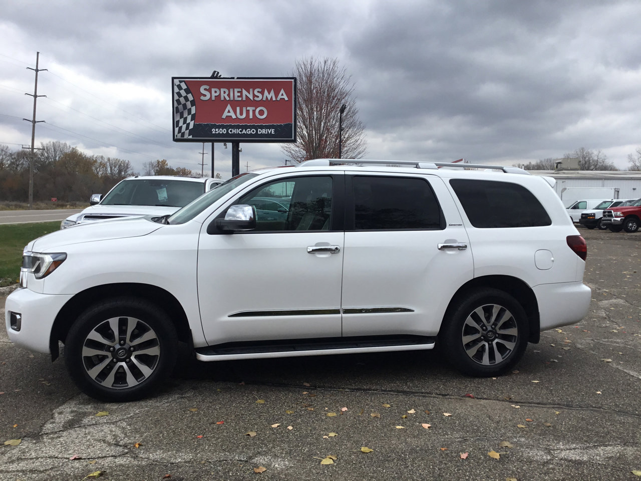 Used 2019 Toyota Sequoia Limited w/ Safety & Convenience Package image 12