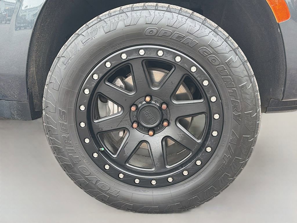 Used 2022 Chevrolet Tahoe Z71 image 32