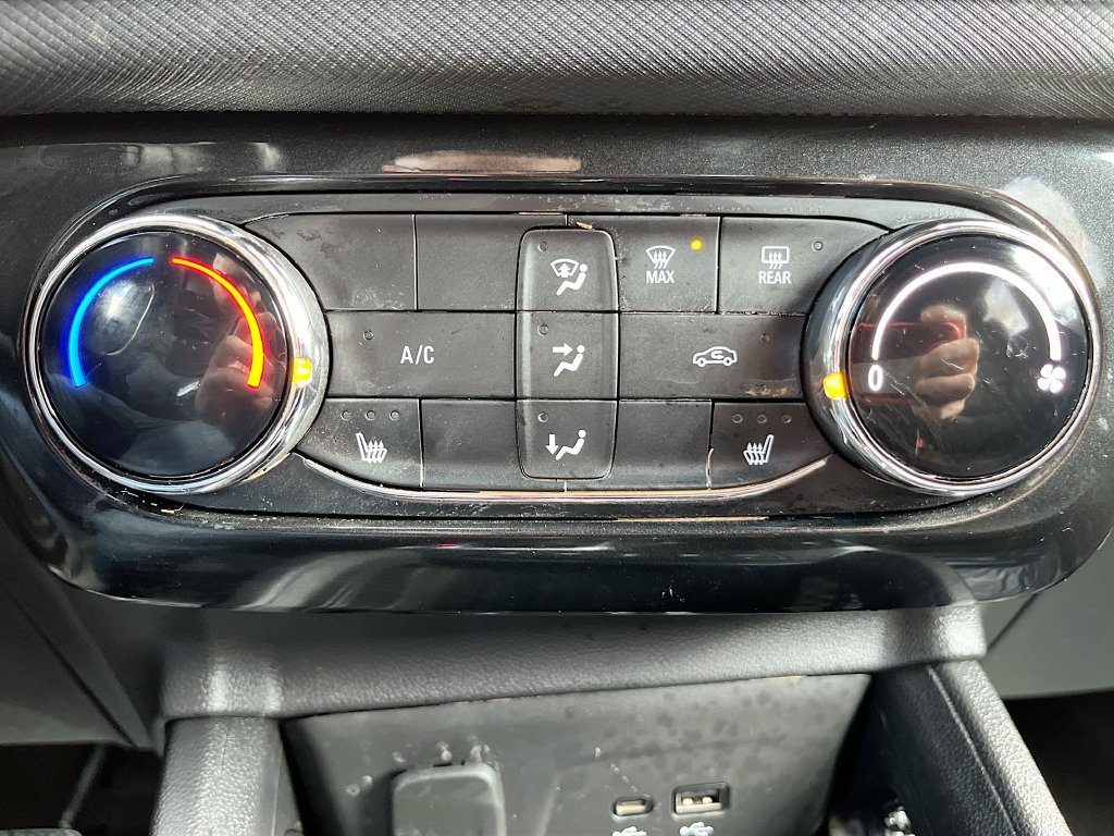 Used 2025 Chevrolet TrailBlazer RS AWD/4WD image 15