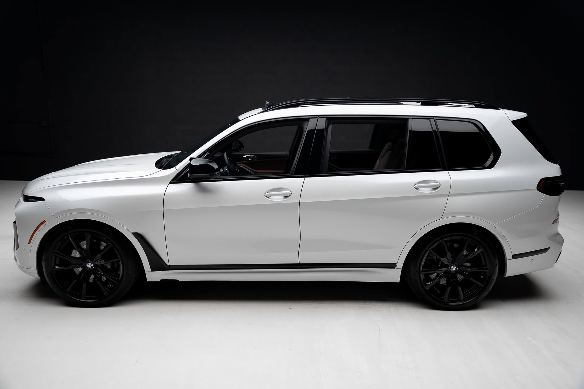 Used 2024 BMW X7 M60i AWD/4WD image 17