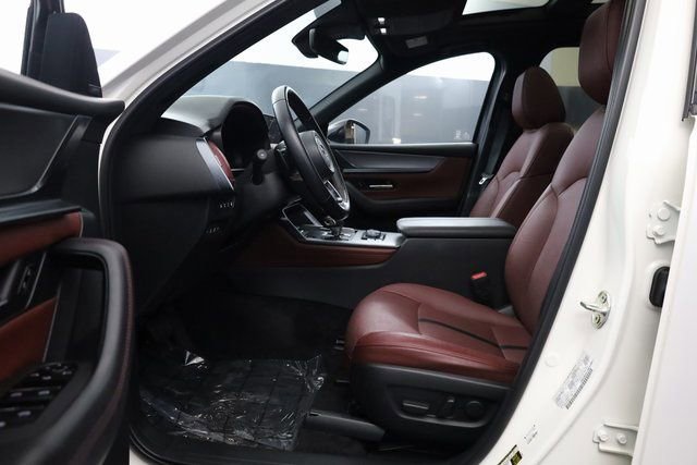 Used 2025 MAZDA CX-70 Plug-In Hybrid w/ Premium Plus image 11