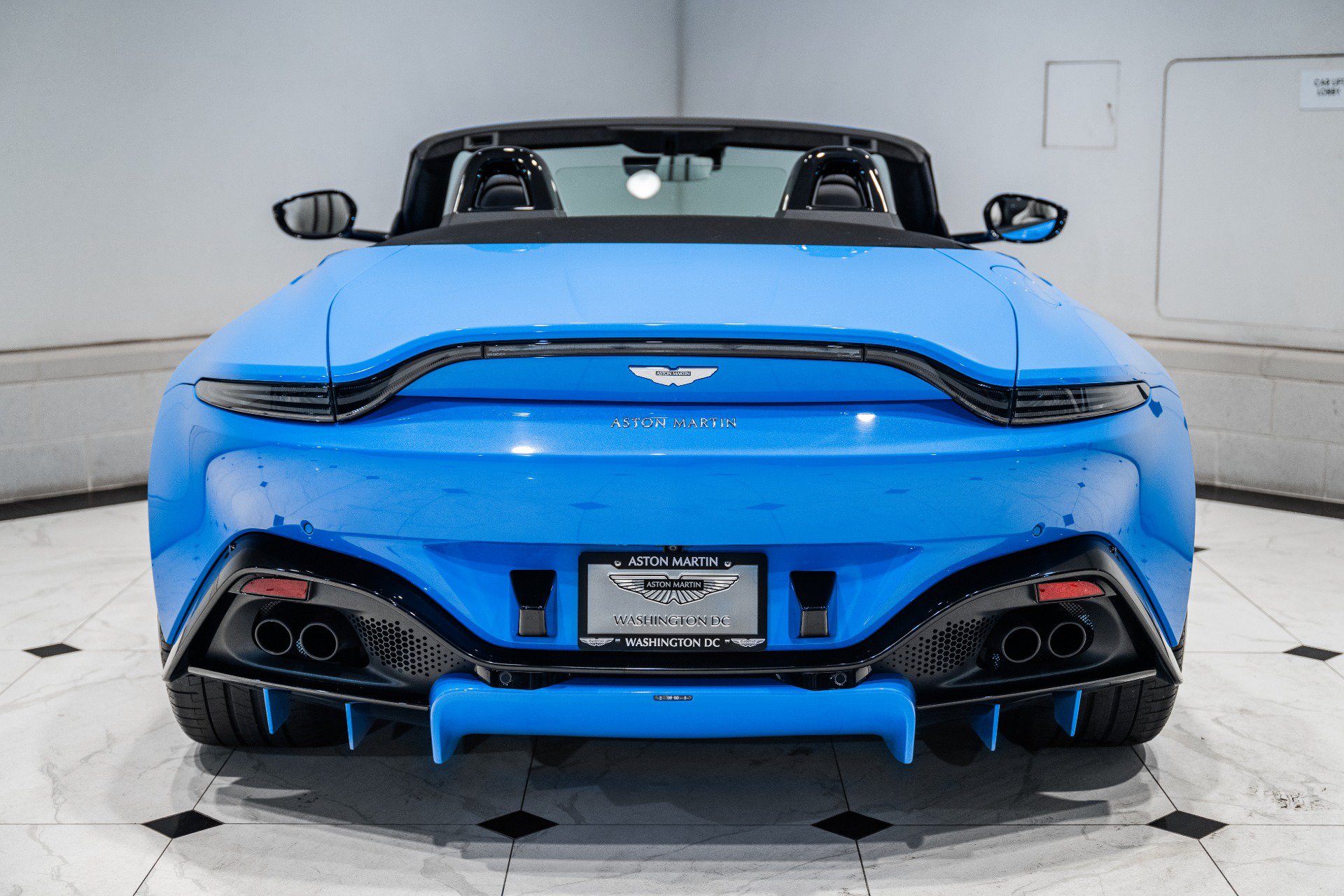 Used 2021 Aston Martin V8 Vantage Roadster RWD image 44