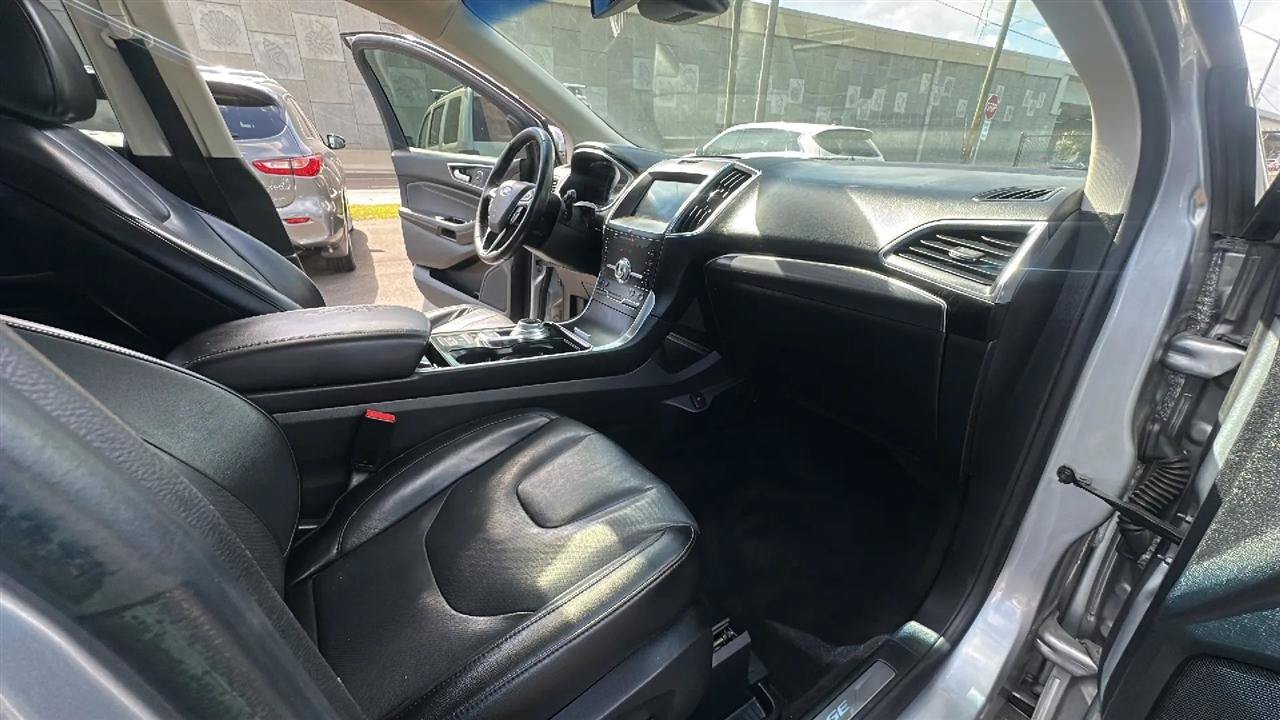 Used 2020 Ford Edge Titanium w/ Equipment Group 301A FWD image 33