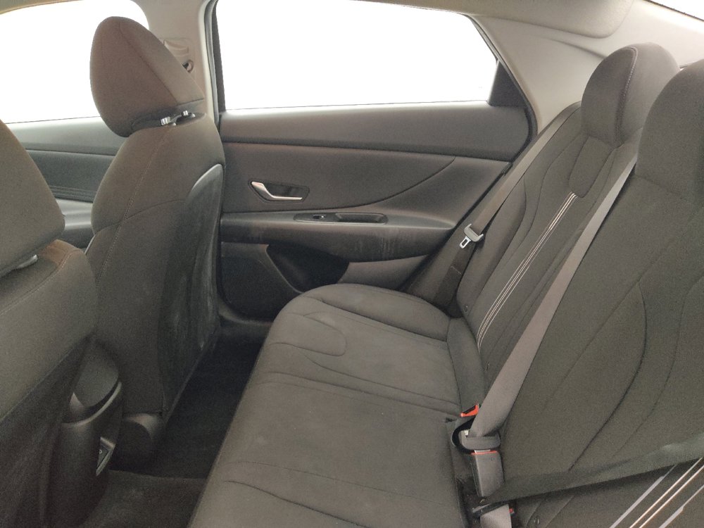 Used 2024 Hyundai Elantra Blue FWD image 18