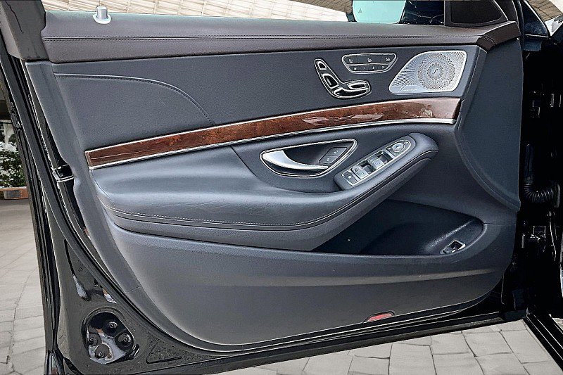 Used 2018 Mercedes-Benz S 560 4MATIC Sedan image 15
