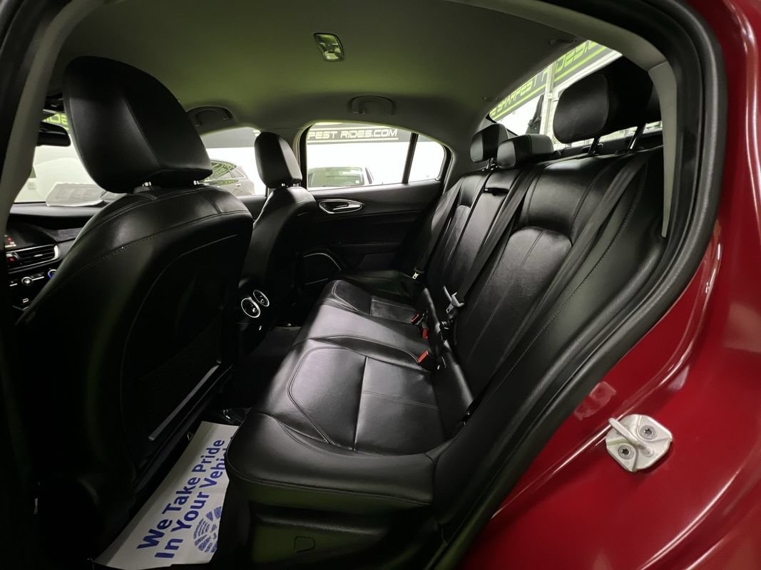 Used 2019 Alfa Romeo Giulia RWD image 25