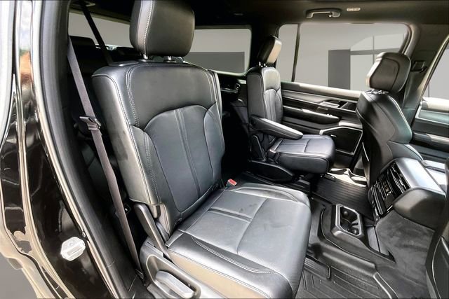 Used 2023 Jeep Wagoneer Series II AWD/4WD image 23