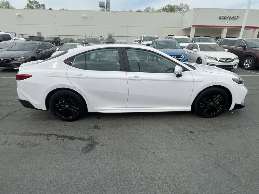 Used 2025 Toyota Camry SE w/ Convenience Package image 12