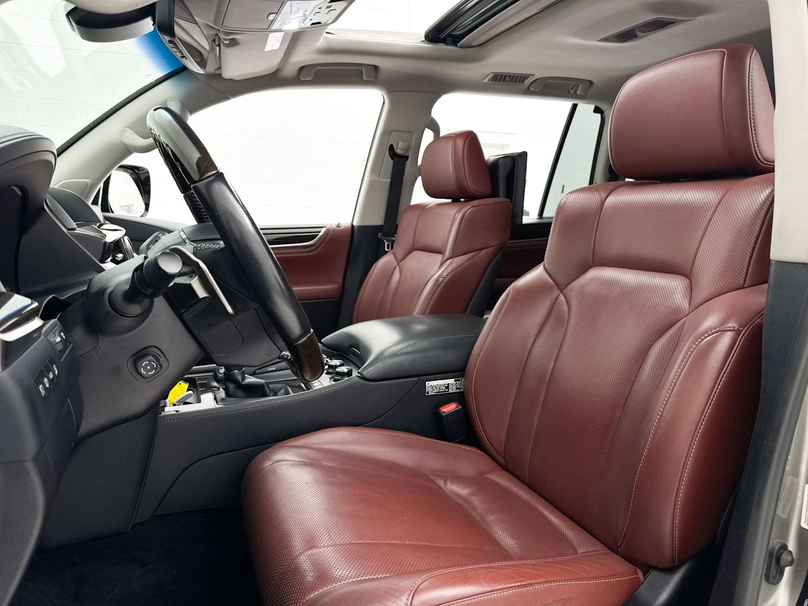 Used 2018 Lexus LX 570 4WD w/ Luxury Package image 22