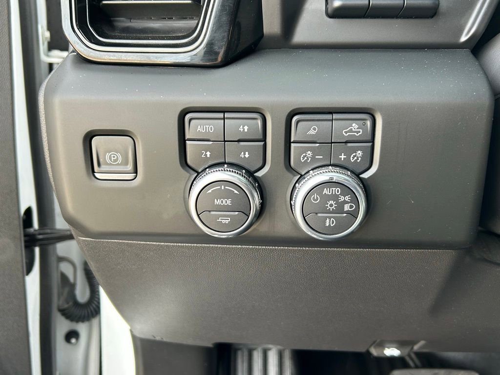 Used 2022 GMC Sierra 1500 AT4X image 14