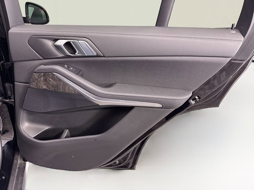 Used 2022 BMW X5 sDrive40i w/ Parking Assistance Package image 26