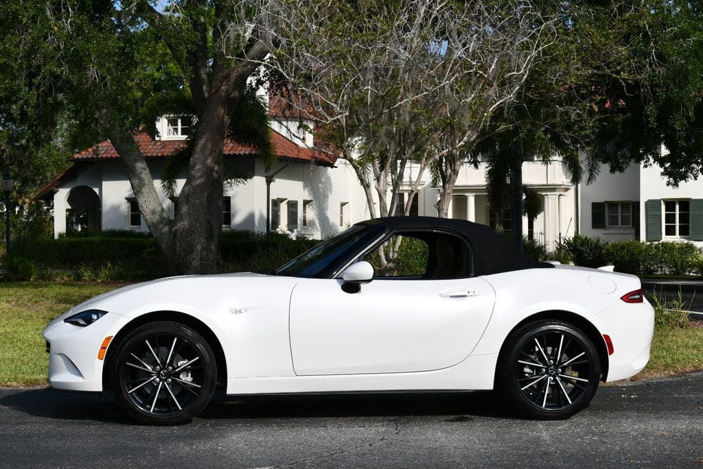 Used 2024 MAZDA MX-5 Miata Grand Touring RWD image 31