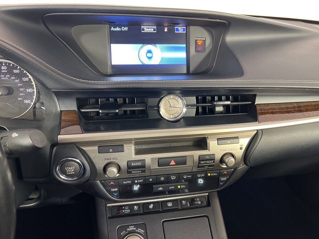Used 2015 Lexus ES 350 w/ Luxury Package image 22