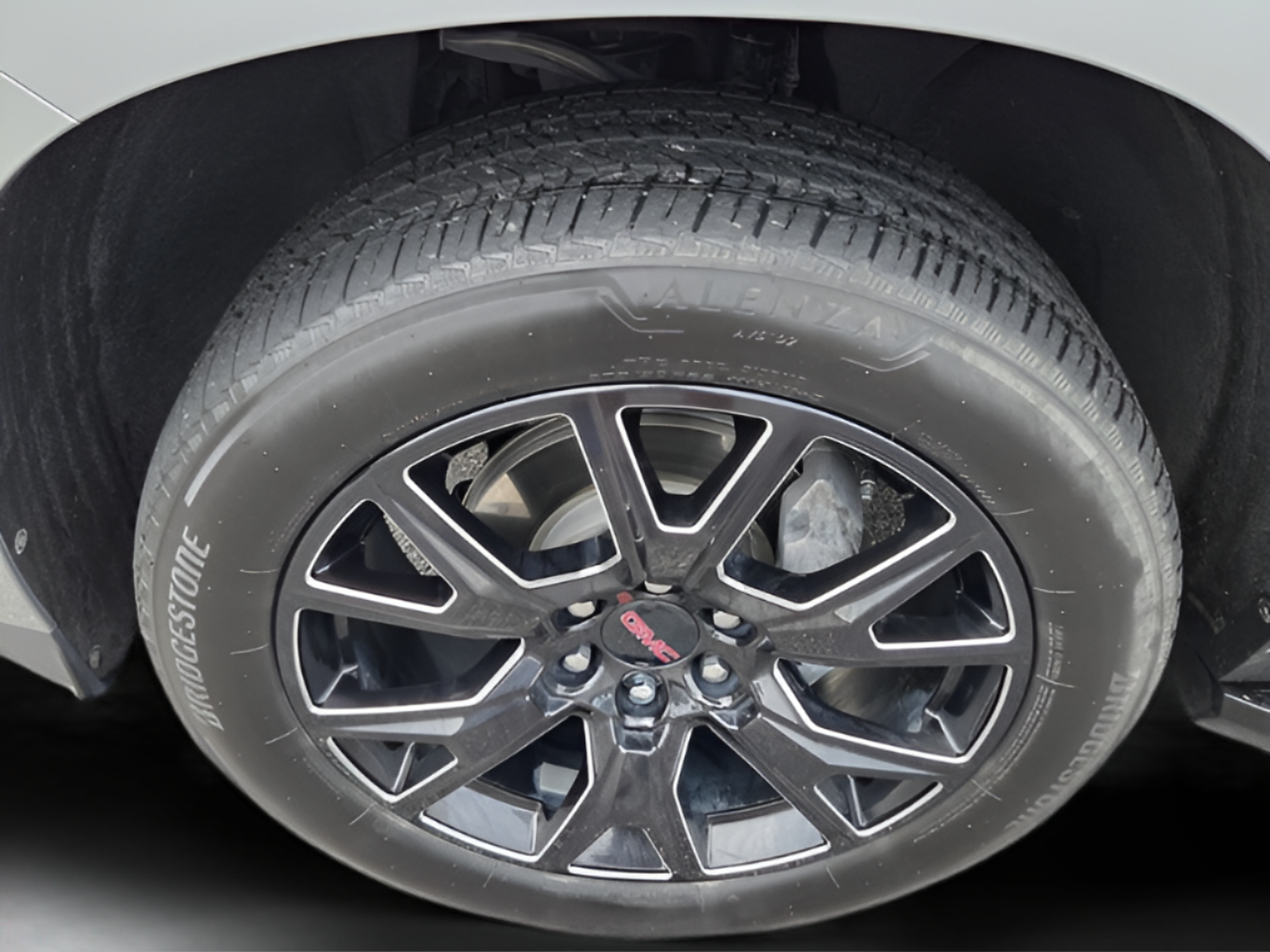 Used 2025 GMC Yukon XL Elevation AWD/4WD image 9